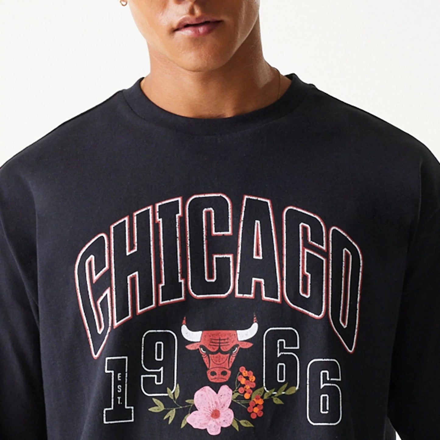 The Male model is wearing Chicago Bulls NBA Distressed Black Oversized T-Shirt 5