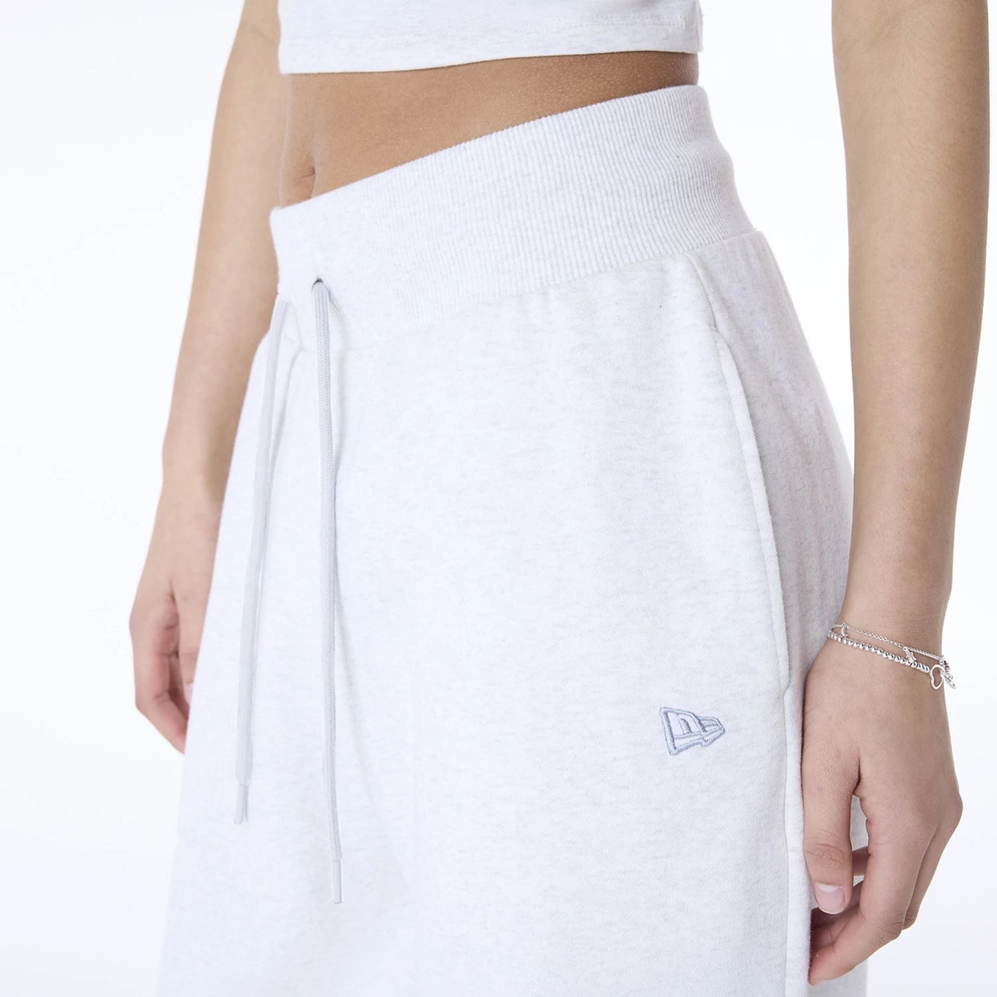 The Female model is wearing LA Dodgers Womens MLB League Essential Pastel Grey Fleece Joggers 4