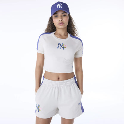 The Female model is wearing New York Yankees Womens MLB Floral Light Beige T-Shirt 8