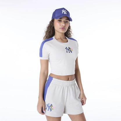 The Female model is wearing New York Yankees Womens MLB Floral Light Beige T-Shirt 1