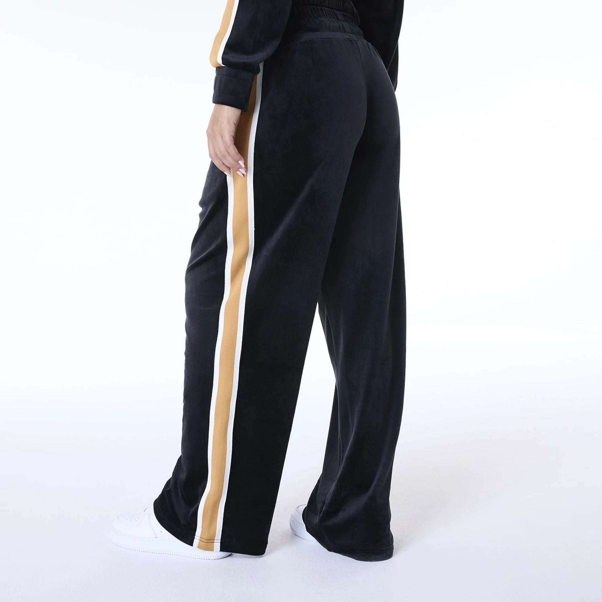 The Female model is wearing New York Yankees Womens MLB Velour Black Joggers 2