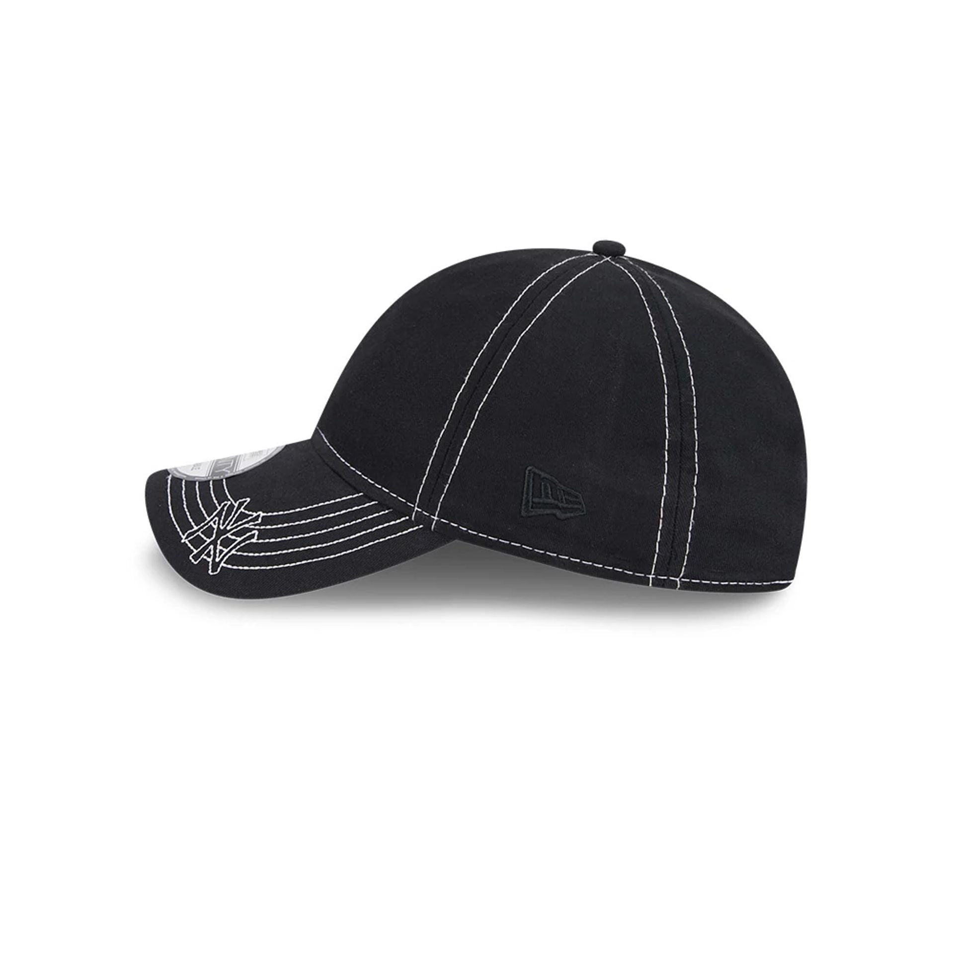 This is a New York Yankees Contrast Stitch Black 9TWENTY Adjustable Cap 4