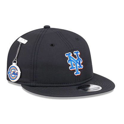 This is a New York Mets Team Colour Black Retro Crown 9FIFTY Clipback Cap 1