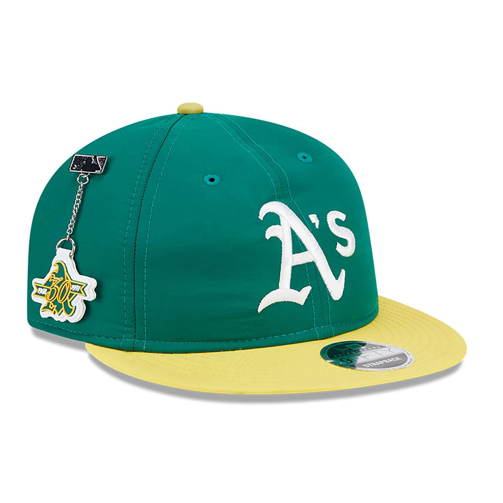 This is a Oakland Athletics Team Colour Black Retro Crown 9FIFTY Clipback Cap 1