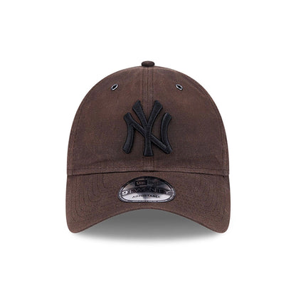 This is a New York Yankees Waxed Canvas Dark Brown 9TWENTY Adjustable Cap 2