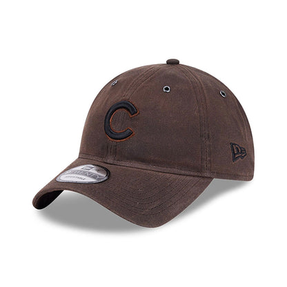 This is a Chicago Cubs Waxed Canvas Dark Brown 9TWENTY Adjustable Cap 1