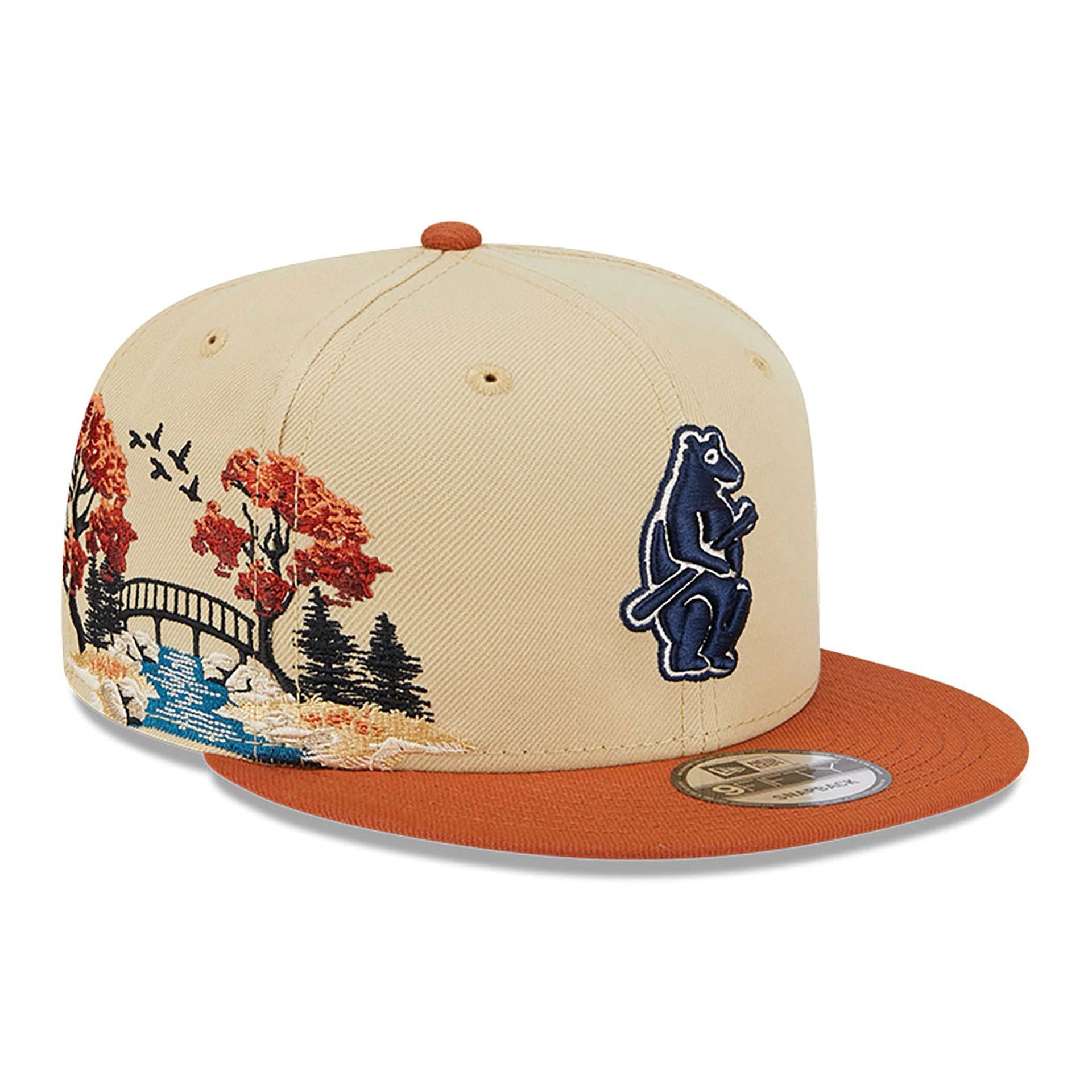 This is a Chicago Cubs Fall Landscape Light Beige 9FIFTY Snapback Cap 1