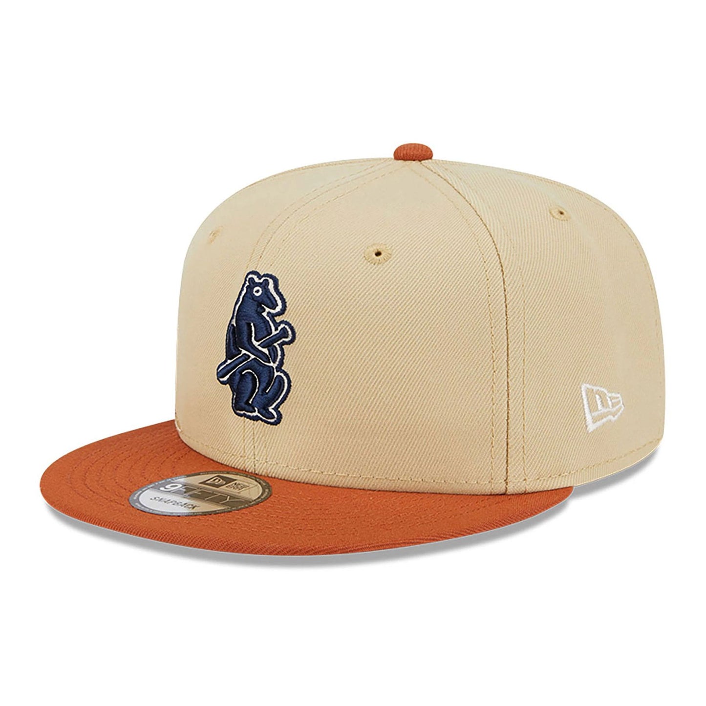 This is a Chicago Cubs Fall Landscape Light Beige 9FIFTY Snapback Cap 4