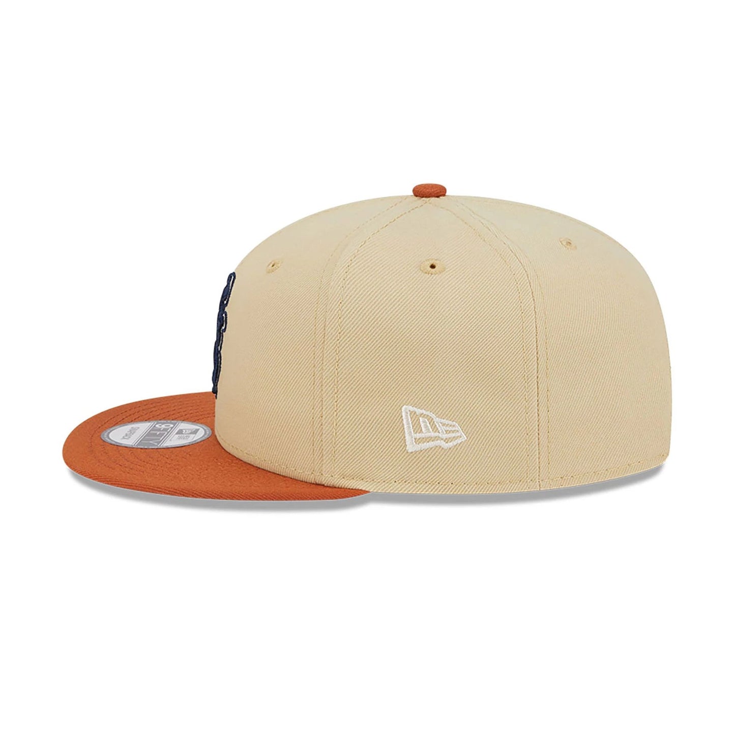 This is a Chicago Cubs Fall Landscape Light Beige 9FIFTY Snapback Cap 7