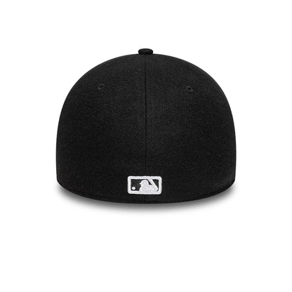 This is a Boston Red Sox Melton Wool Black 39THIRTY Stretch-Fit Cap 4