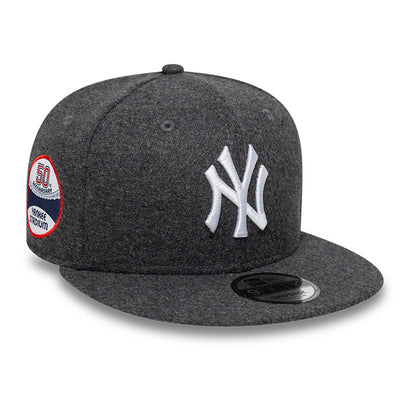 This is a New York Yankees Melton Patch Grey 9FIFTY Snapback Adjustable Cap 1