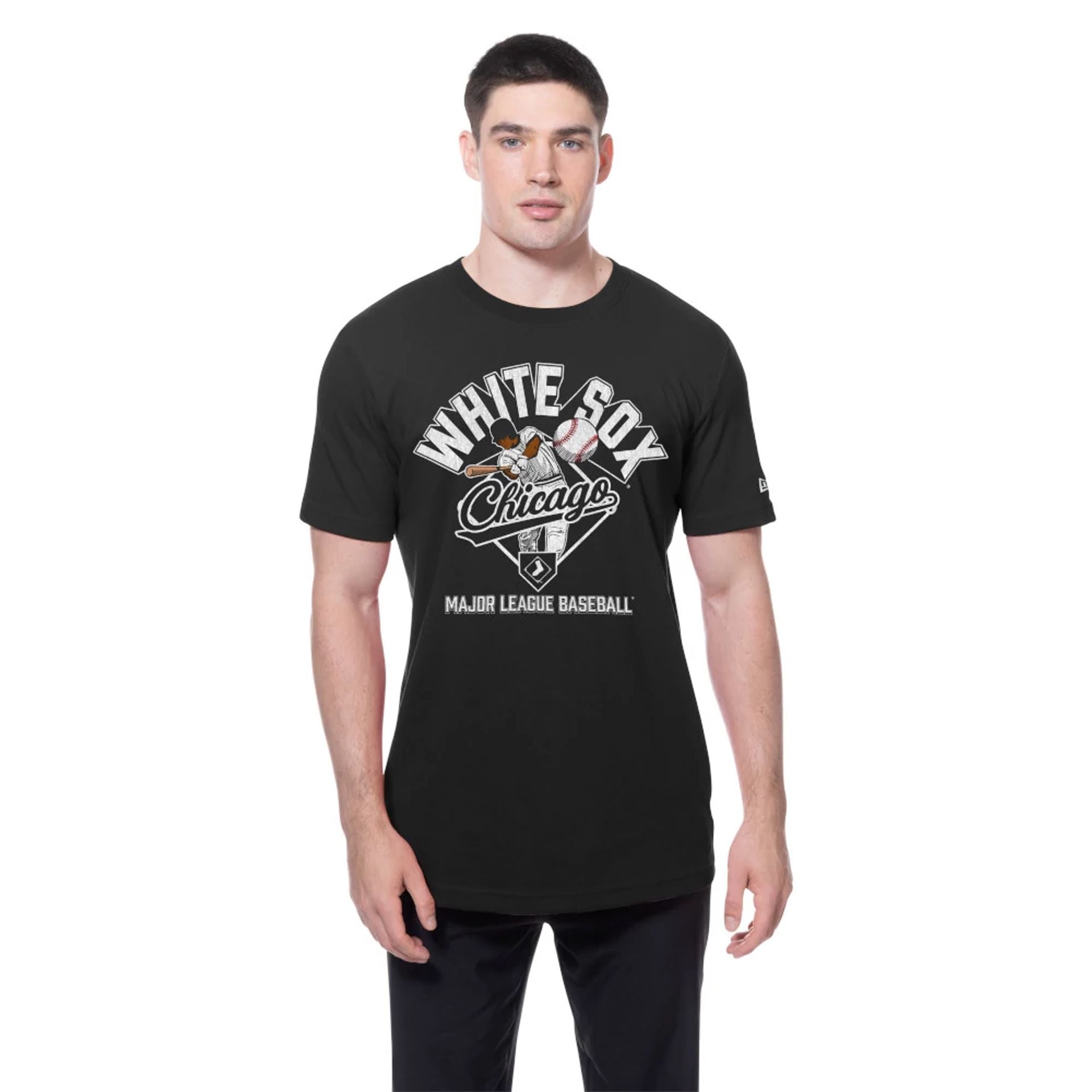 The Male model is wearing Chicago White Sox MLB Batting Practice Black T-Shirt 1