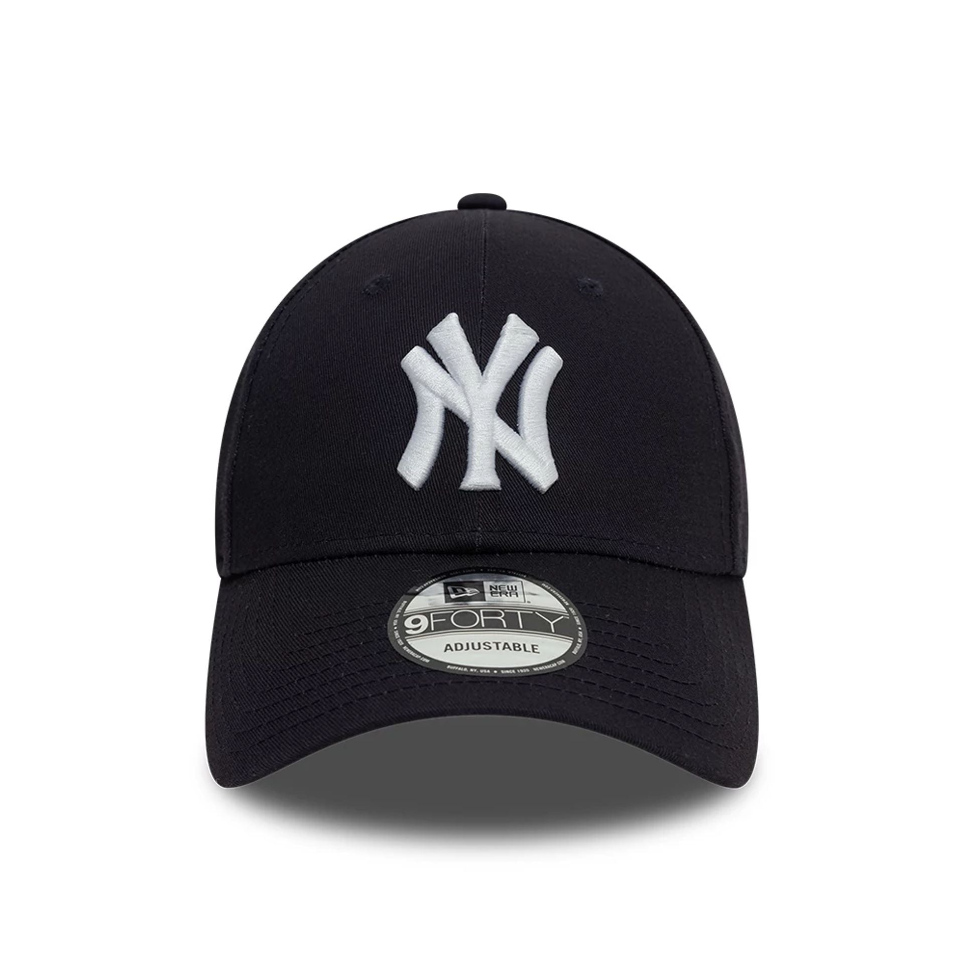 This is a AC Milan x New York Yankees Monogram Navy 9FORTY Adjustable Cap 2