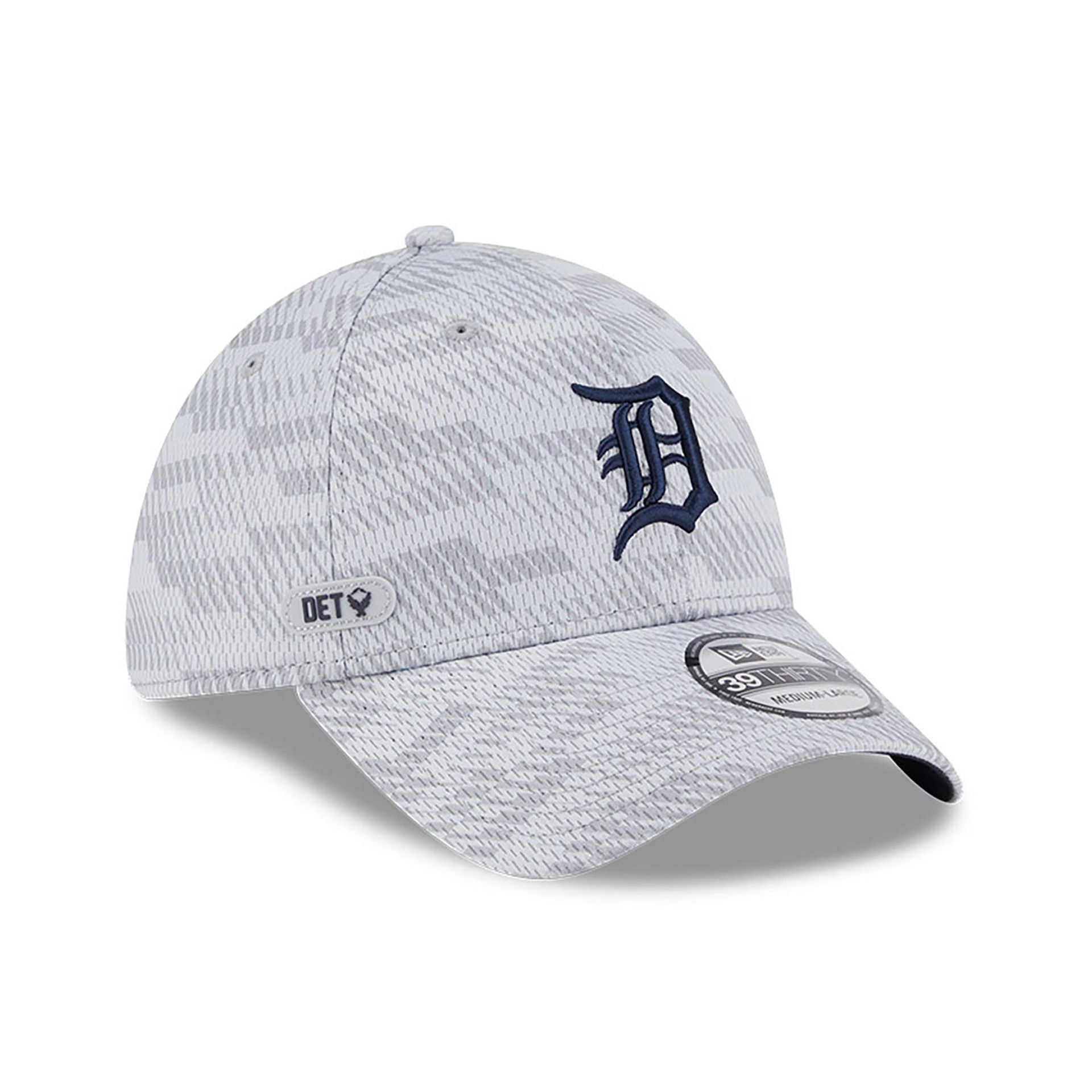 This is a Detroit Tigers Club House Grey 39THIRTY Stretch Fit Cap 1