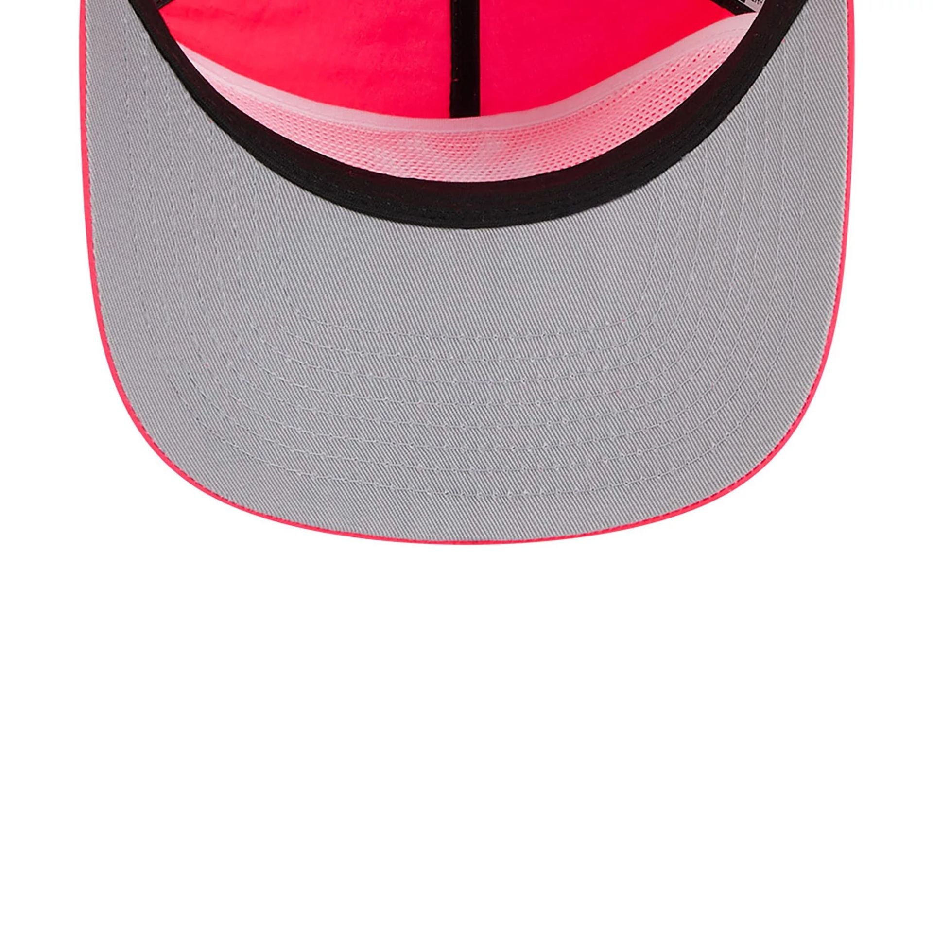 This is a New York Yankees Everyday Nylon Pink Golfer Adjustable Cap 2