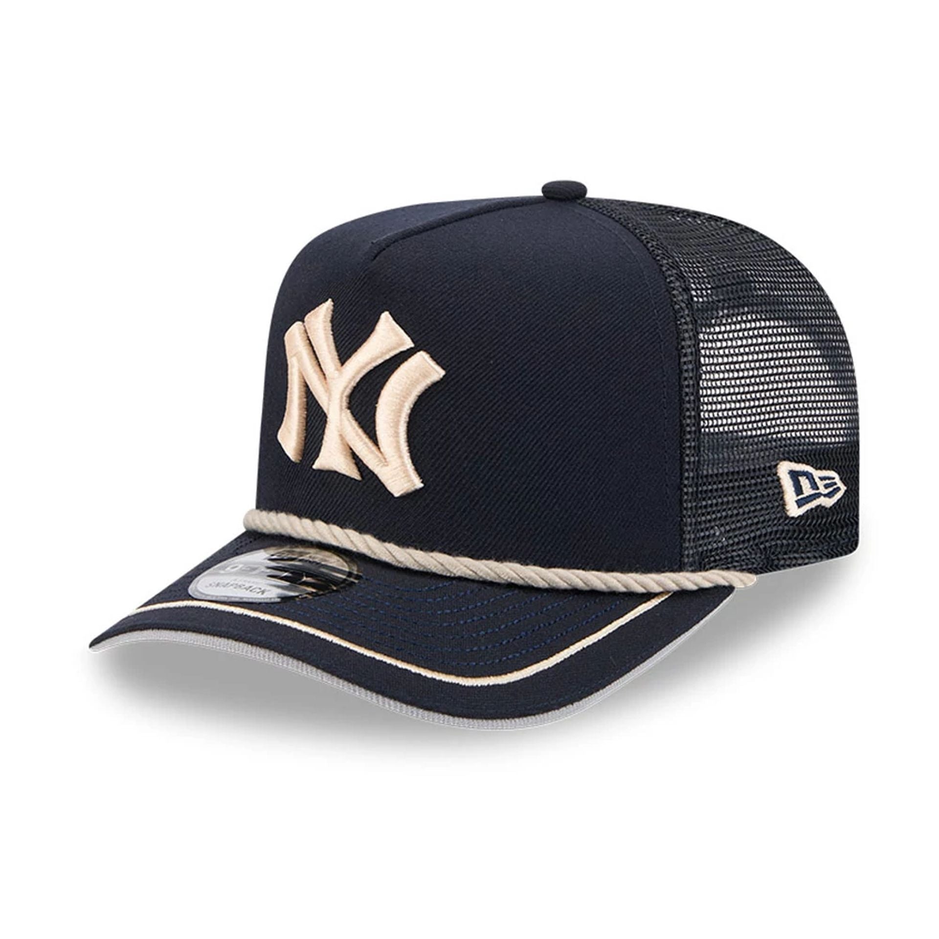 This is a New York Yankees Vintage Team Rope Navy 9FIFTY A-Frame Trucker Adjustable Cap 1