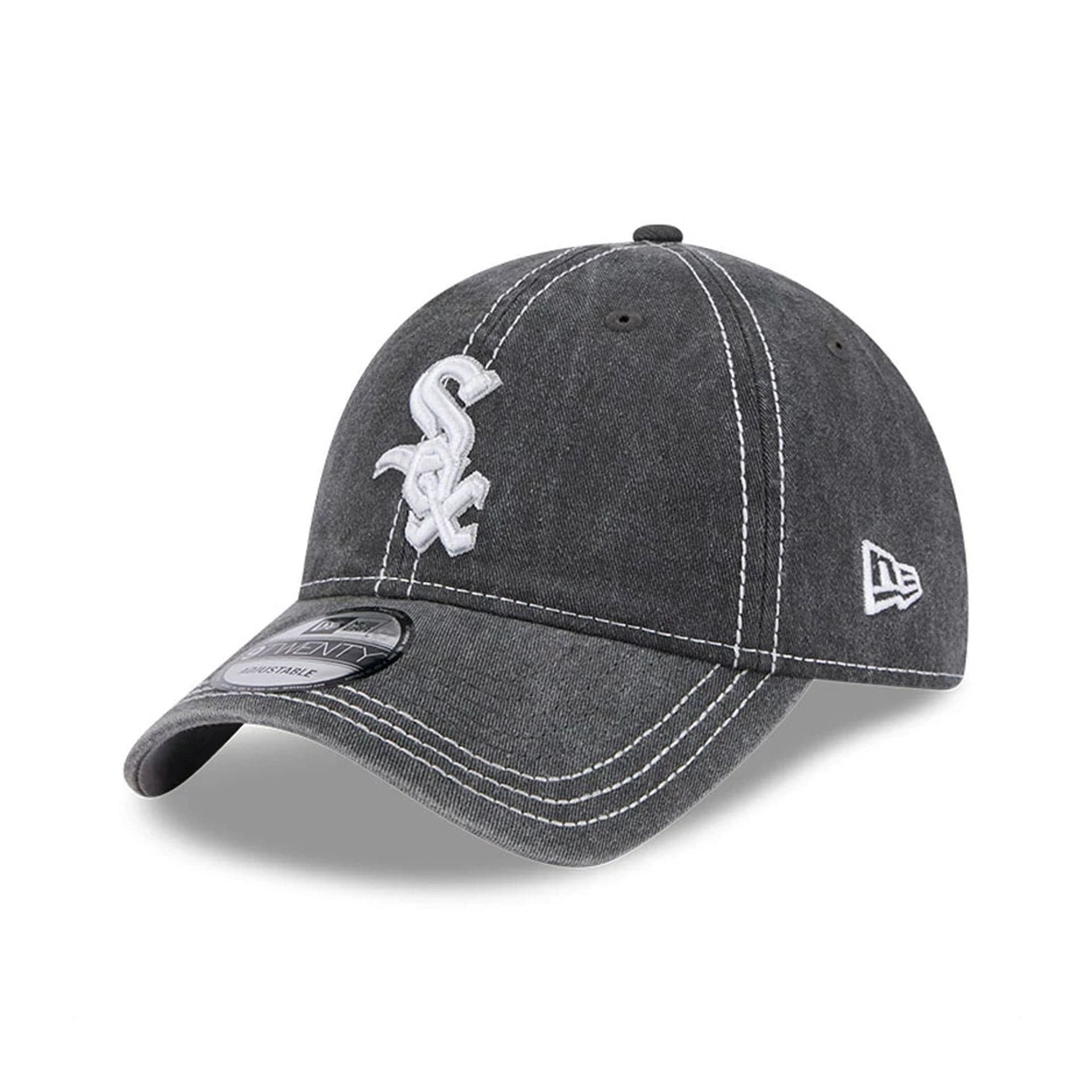 This is a Chicago White Sox Washed Contrast Black 9TWENTY Adjustable Cap 1