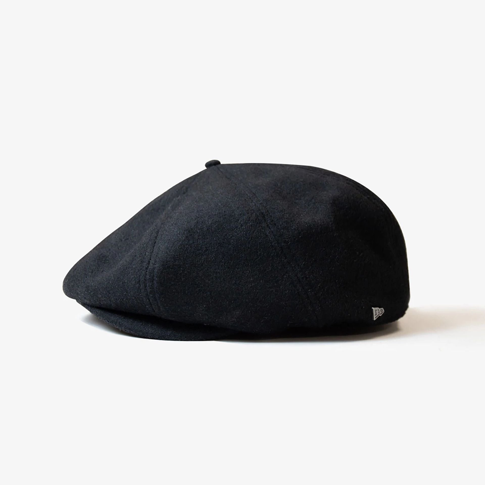 This is a AC Milan Herbert Kilpin Black Newsboy Hat 3