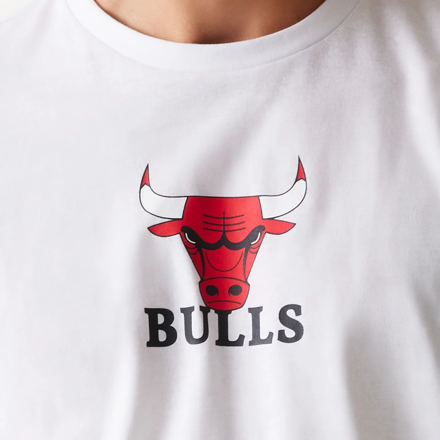 The Male model is wearing Chicago Bulls NBA White T-Shirt 6