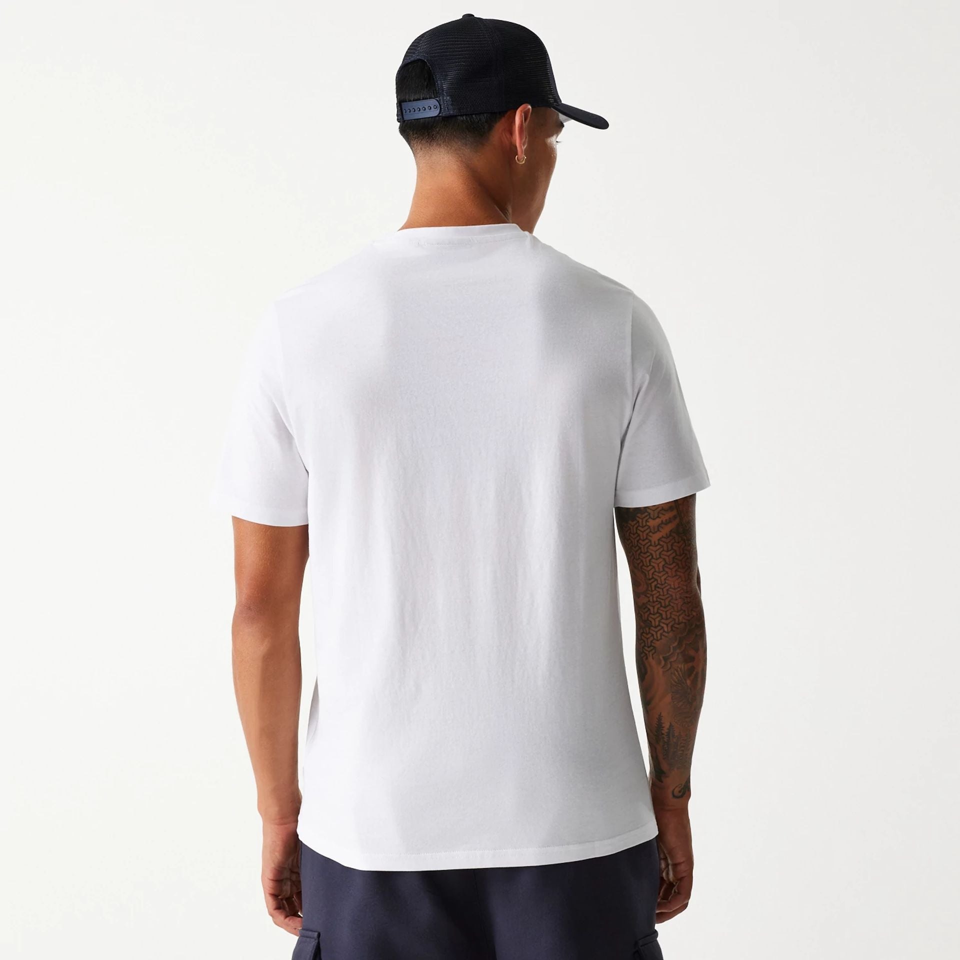 The Male model is wearing New York Yankees MLB Slanted Logo White T-Shirt 2