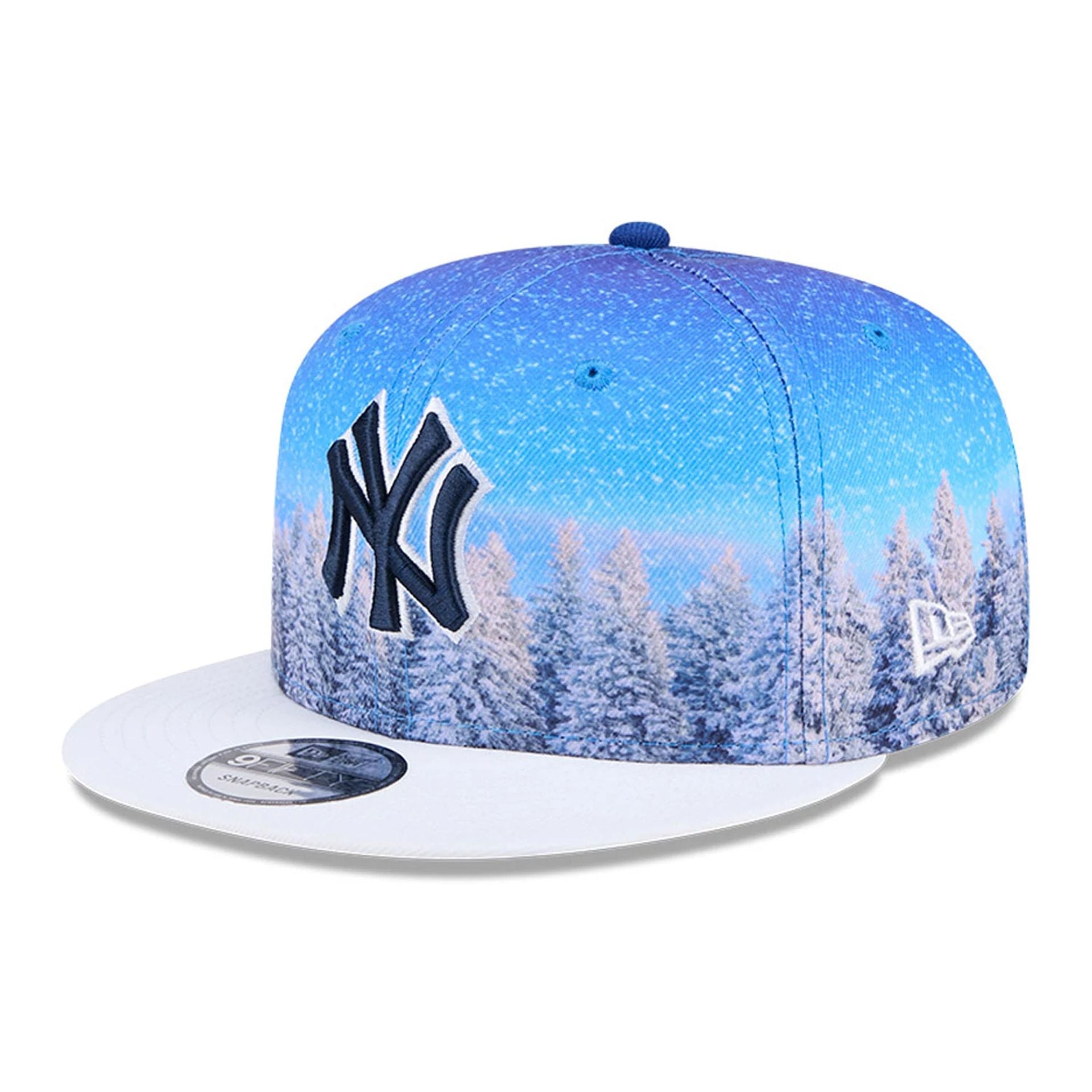 This is a New York Yankees Winter Photoreal Blue 9FIFTY Snapback Cap 1