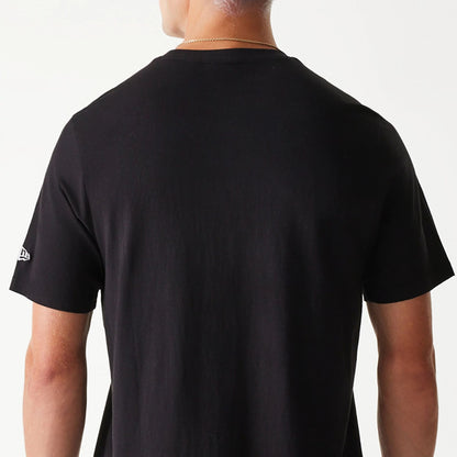 The Male model is wearing Chicago Bulls NBA Wordmark Black T-Shirt 7