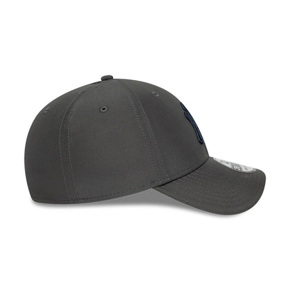 This is a New York Yankees Team Colour Dark Grey 39THIRTY Stretch-Fit Cap 6