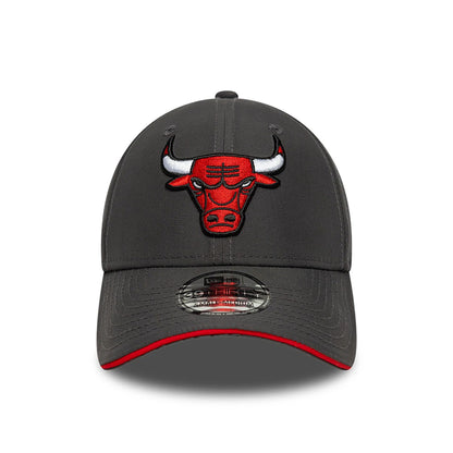 This is a Chicago Bulls Team Colour Dark Grey 39THIRTY Stretch-Fit Cap 2