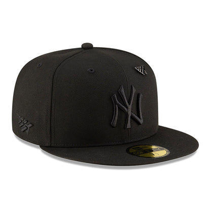 This is a New York Yankees Paper Planes x MLB Black 59FIFTY Fitted Cap 4