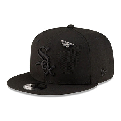 This is a Chicago White Sox Paper Planes x MLB Black 9FIFTY Snapback Cap 1