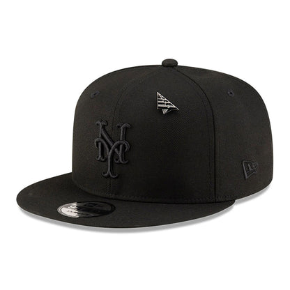 This is a New York Mets Paper Planes x MLB Black 9FIFTY Snapback Cap 1