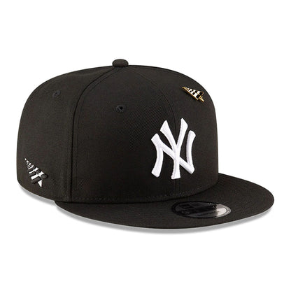 This is a New York Yankees Paper Planes x Yankees Black 9FIFTY Snapback Adjustable Cap 1