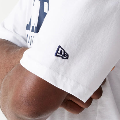 The Male model is wearing Chicago Bears NFL Games Collegiate White Oversized T-Shirt 4