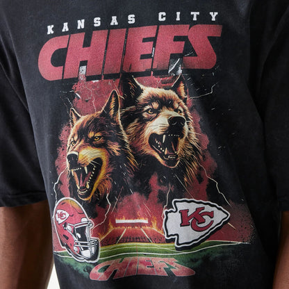 The Male model is wearing Kansas City Chiefs NFL Games Premium Apparel Black Oversized T-Shirt 5