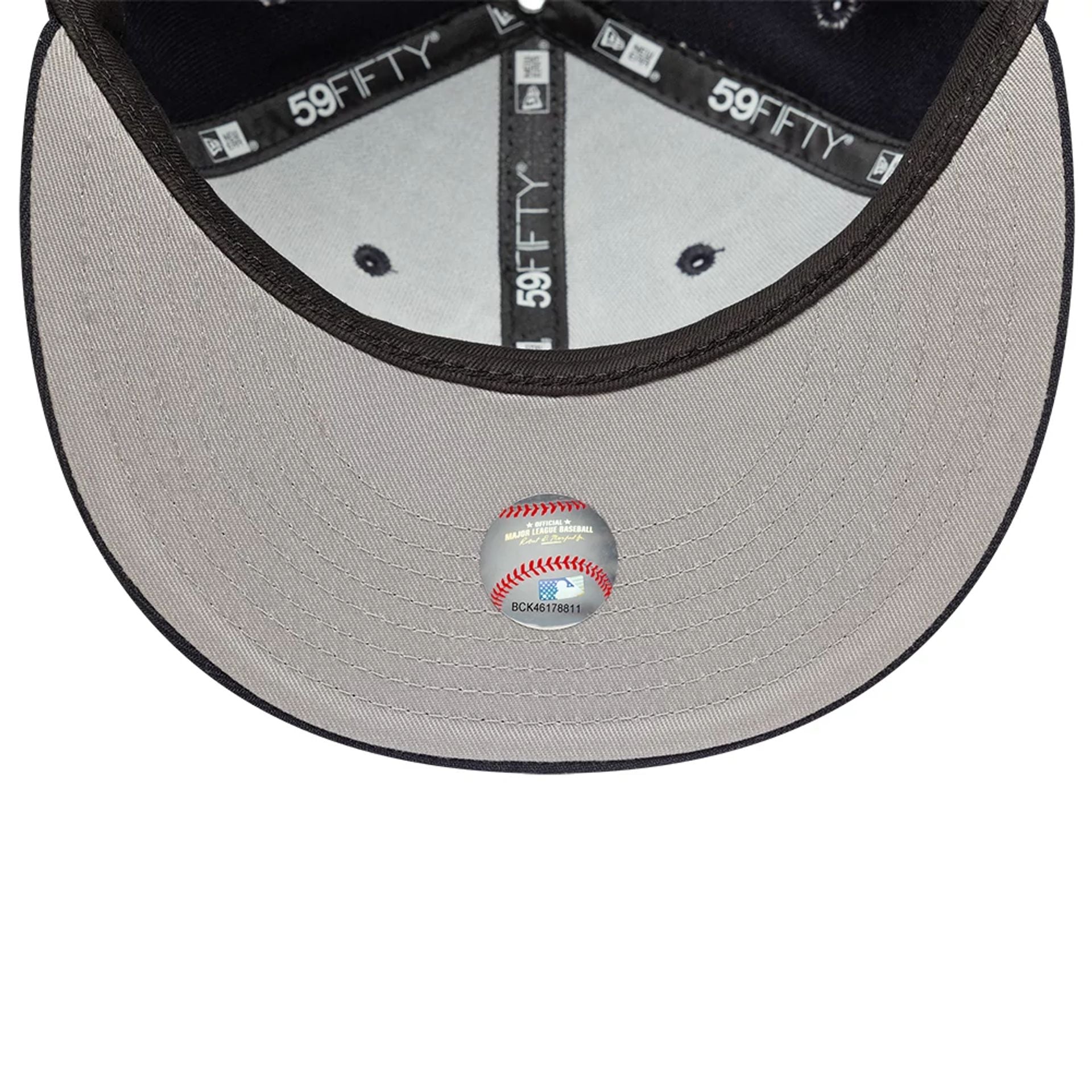 This is a New York Yankees Compound X MLB Navy 59FIFTY Fitted Cap 2