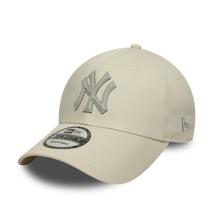 This is a New York Yankees Applique Logo Cream 9FORTY Adjustable Cap 1