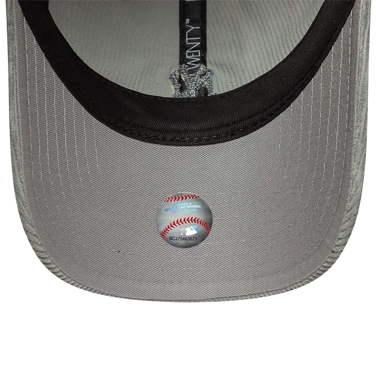 This is a New York Yankees Cord Grey 9TWENTY Adjustable Cap 4