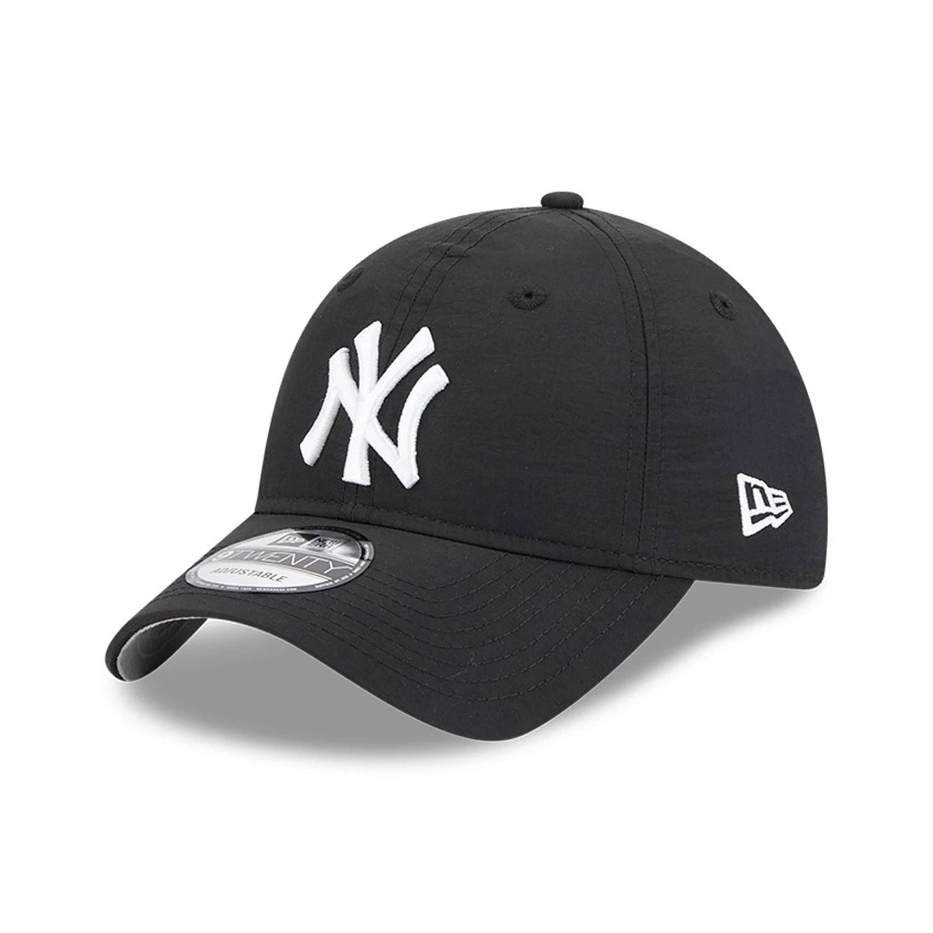 This is a New York Yankees Everyday Nylon Black 9TWENTY Adjustable Cap 1