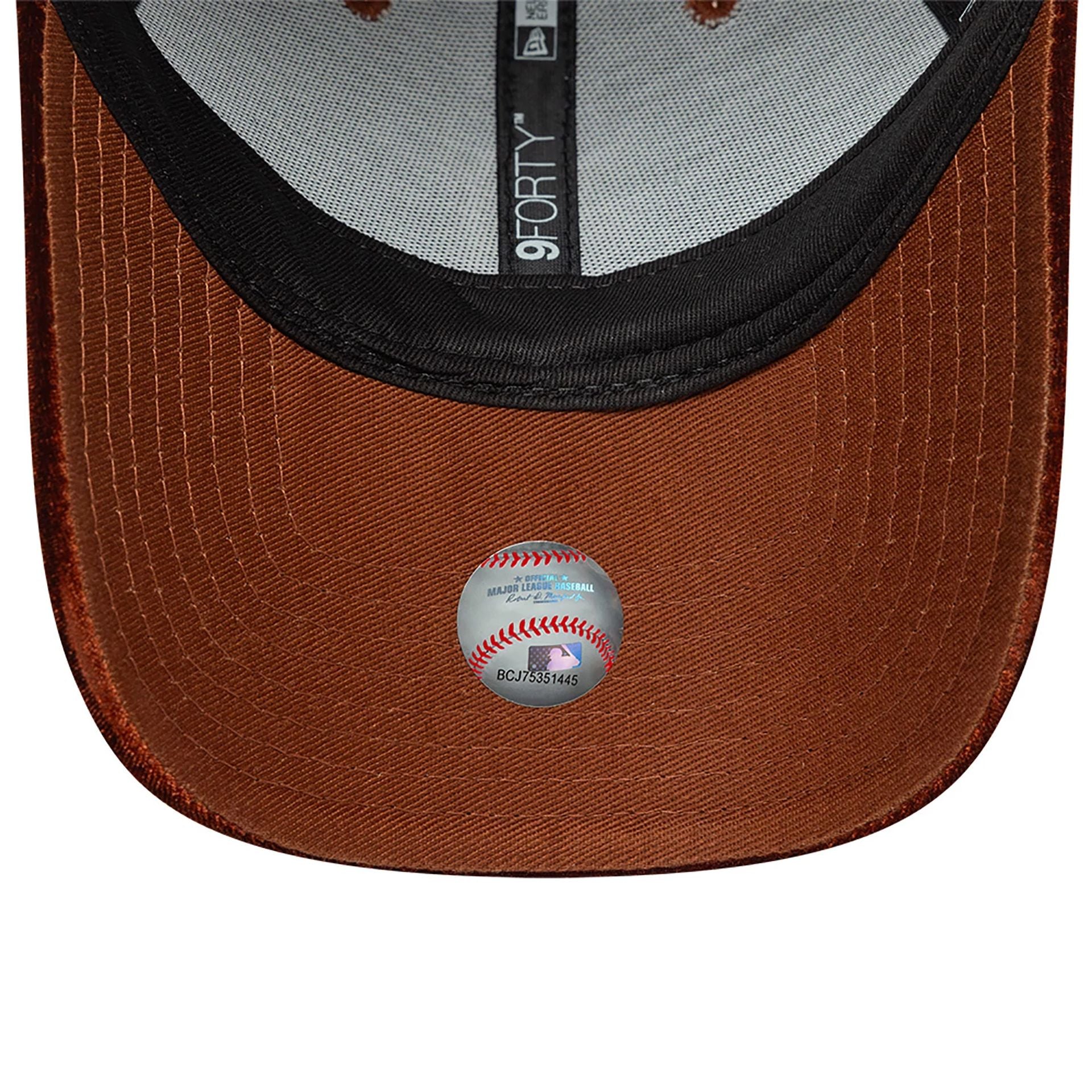 This is a Detroit Tigers Tonal Velvet Dark Brown 9FORTY Adjustable Cap 7