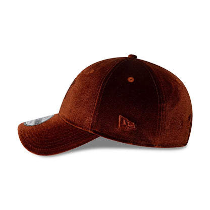 This is a Detroit Tigers Tonal Velvet Dark Brown 9FORTY Adjustable Cap 5