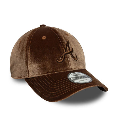 This is a Atlanta Braves Tonal Velvet Pastel Brown 9FORTY Adjustable Cap 3