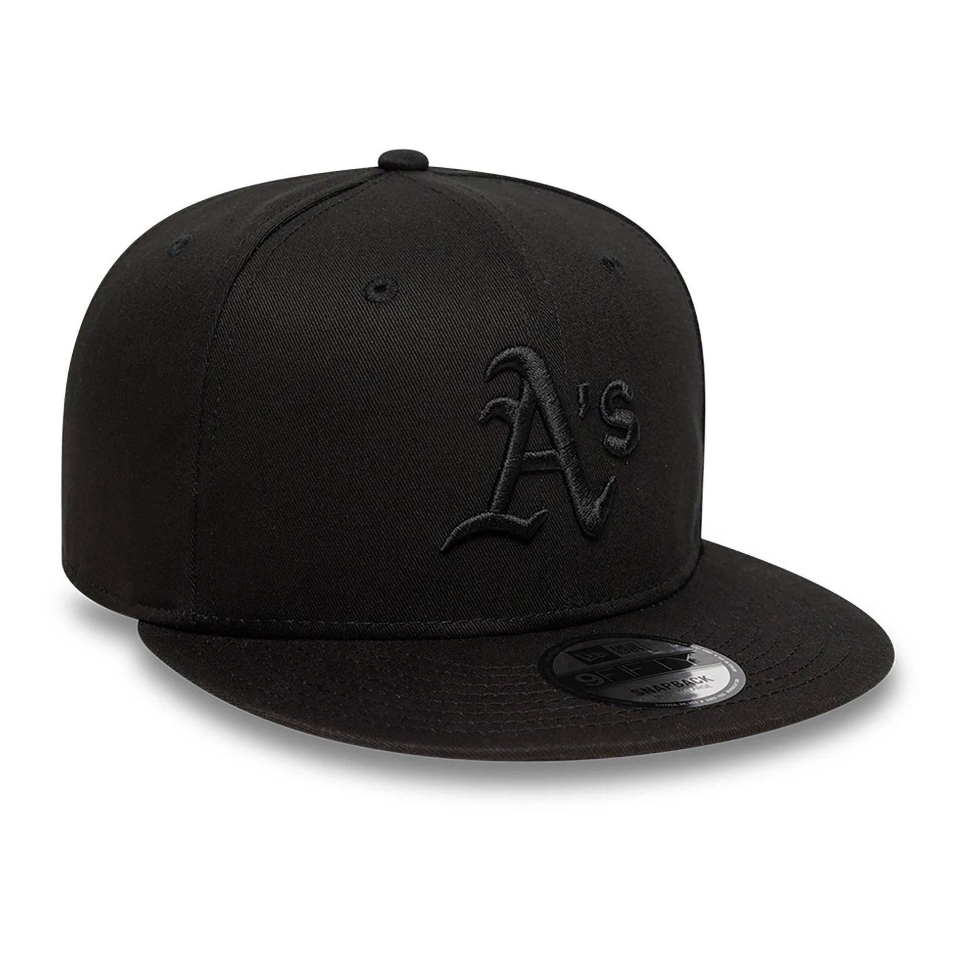 This is a Oakland Athletics Satin Lined Black 9FIFTY Snapback Adjustable Cap 3