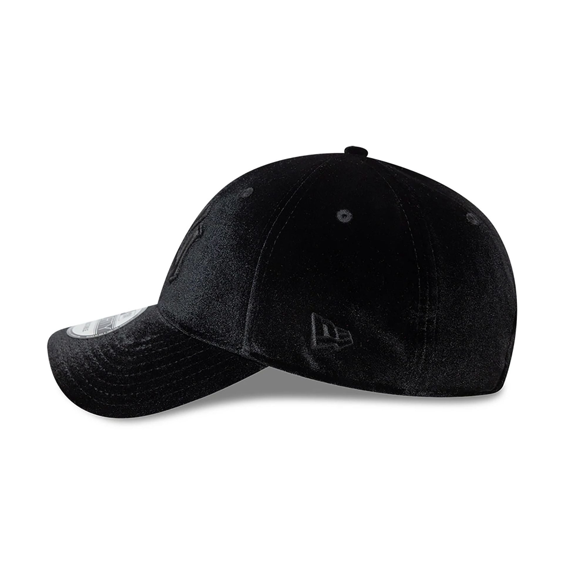 This is a New York Yankees Tonal Velvet Black 9FORTY Adjustable Cap 7