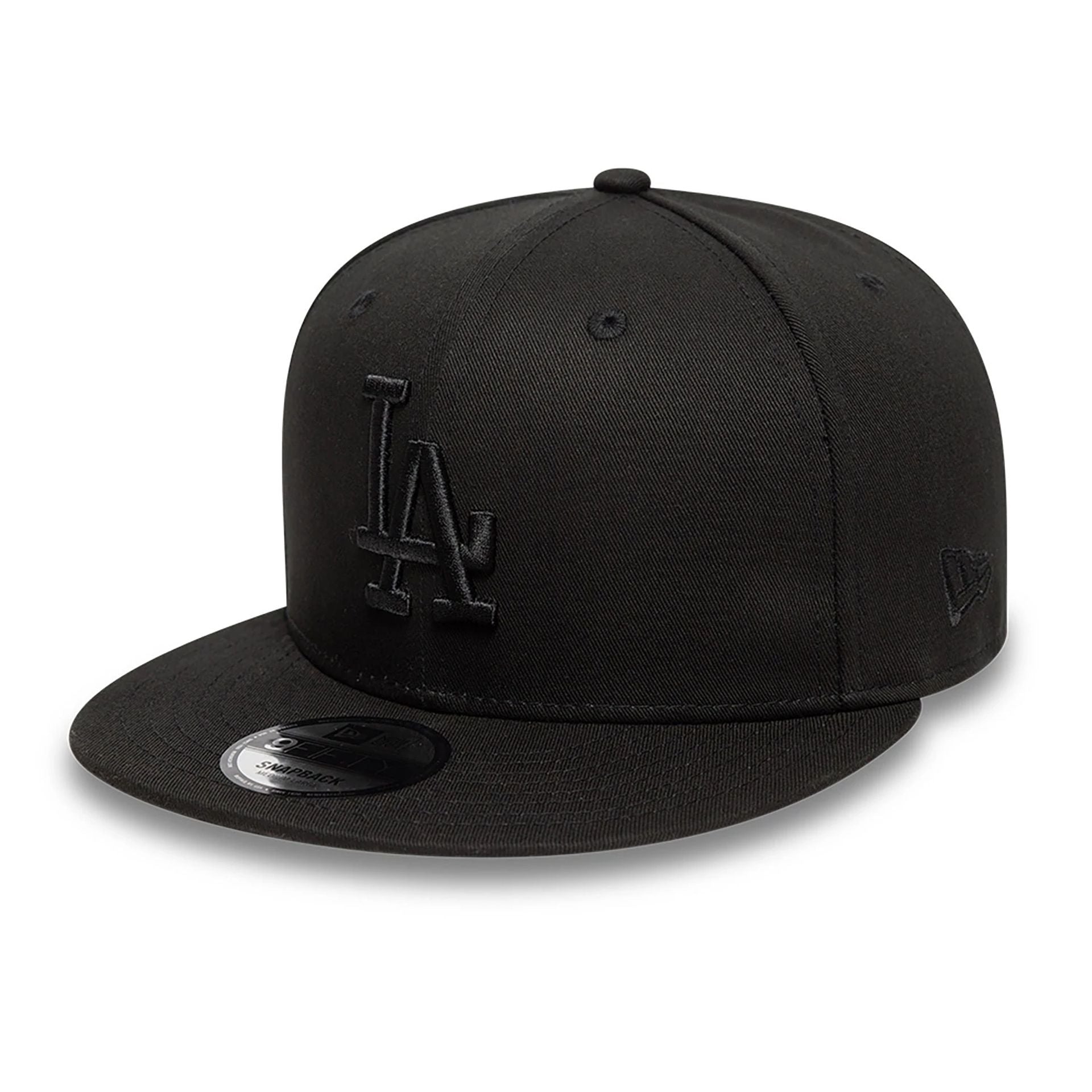 This is a LA Dodgers Satin Lined Black 9FIFTY Snapback Adjustable Cap 1