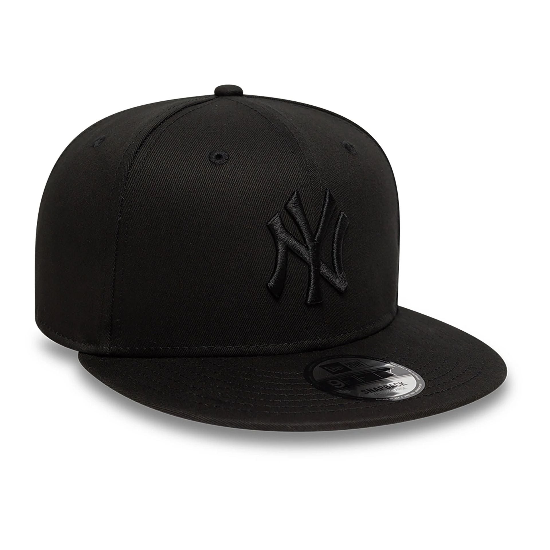 This is a New York Yankees Satin Lined Black 9FIFTY Snapback Adjustable Cap 3