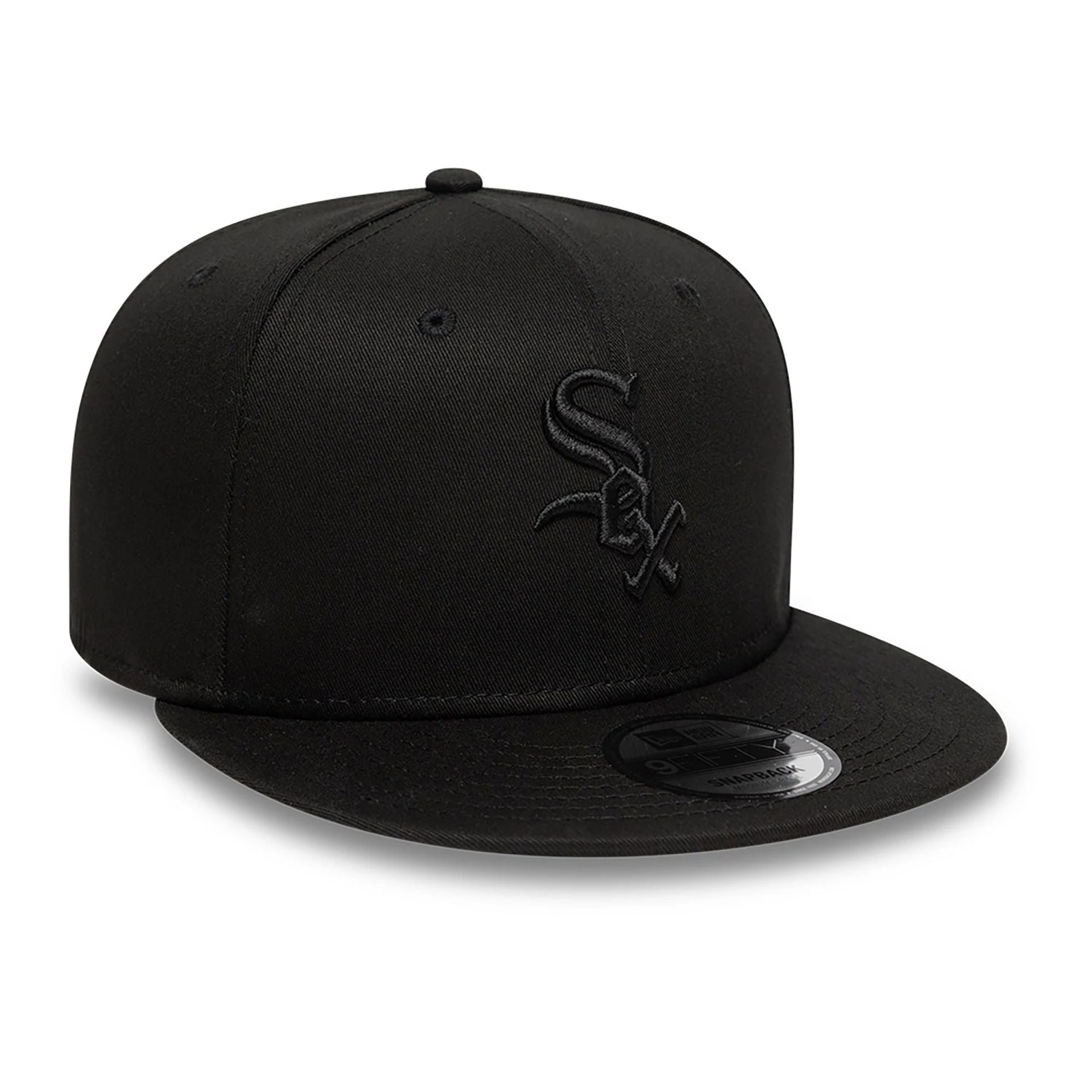 This is a Chicago White Sox Satin Lined Black 9FIFTY Snapback Adjustable Cap 3