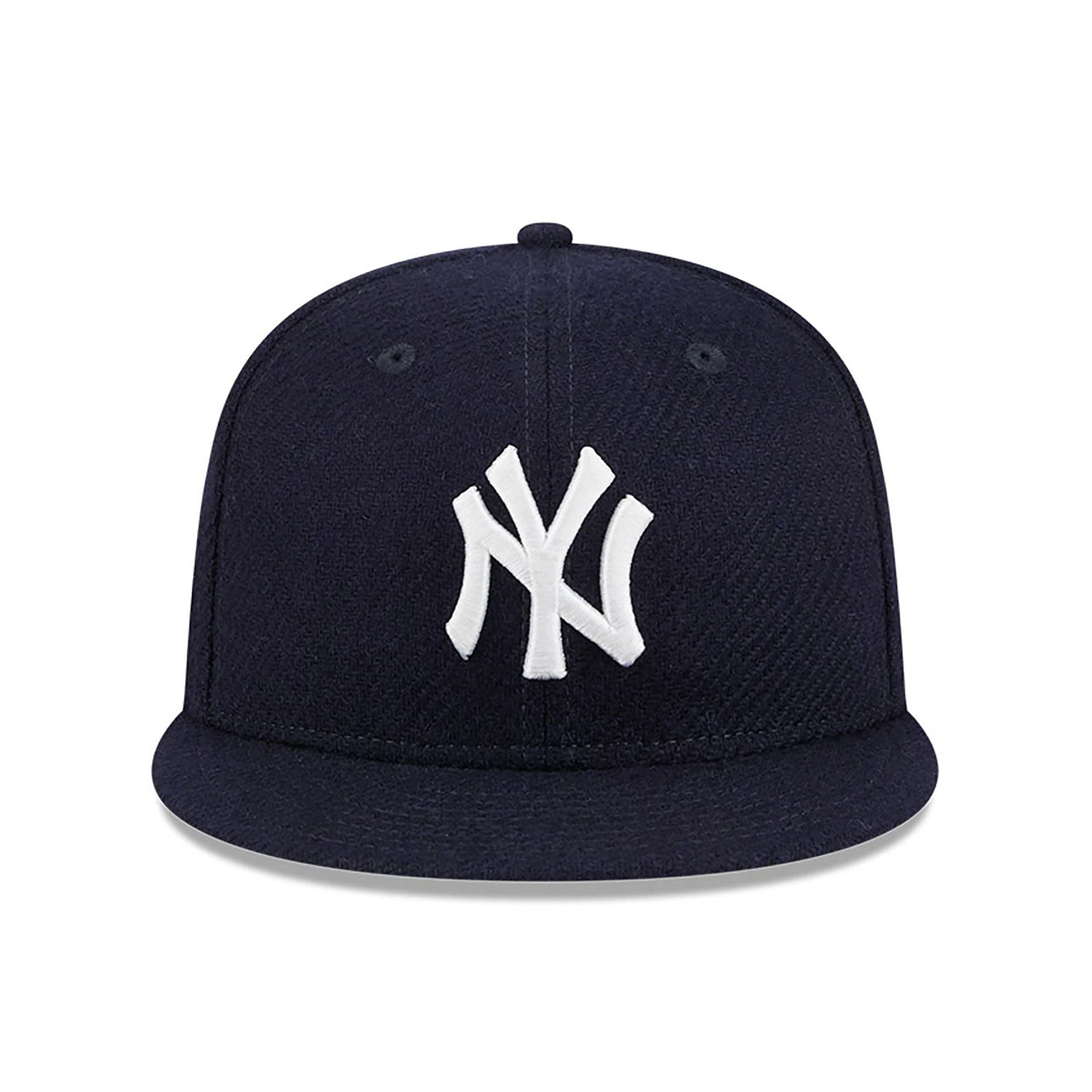 This is a New York Yankees Shetland Moon® Navy 59FIFTY Fitted Cap 3