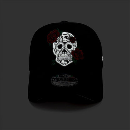 This is a LA Dodgers Glow In The Dark Sugar Skull Black 9FORTY E-Frame Adjustable Cap 4