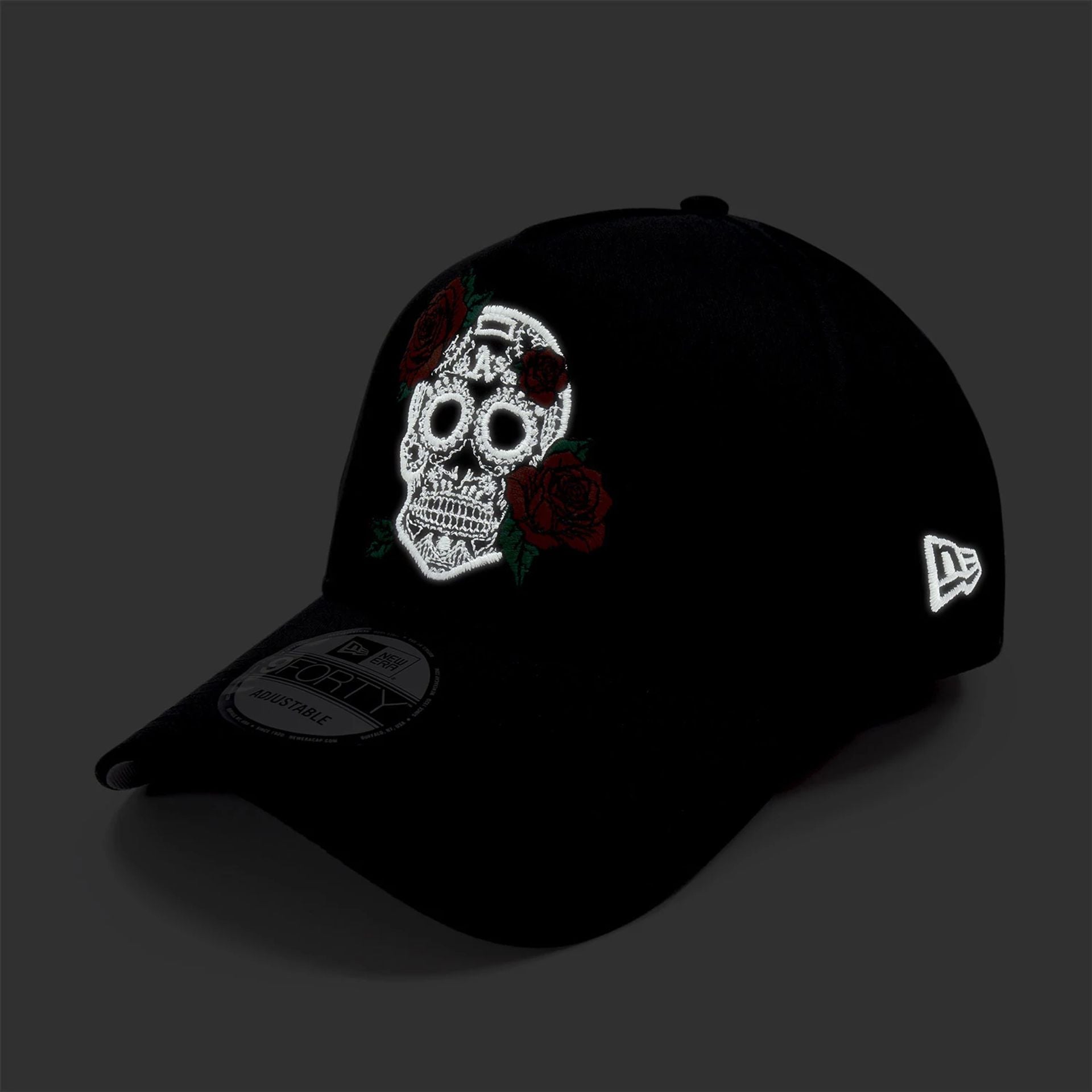 This is a Oakland Athletics Glow In The Dark Sugar Skull Black 9FORTY E-Frame Adjustable Cap 6