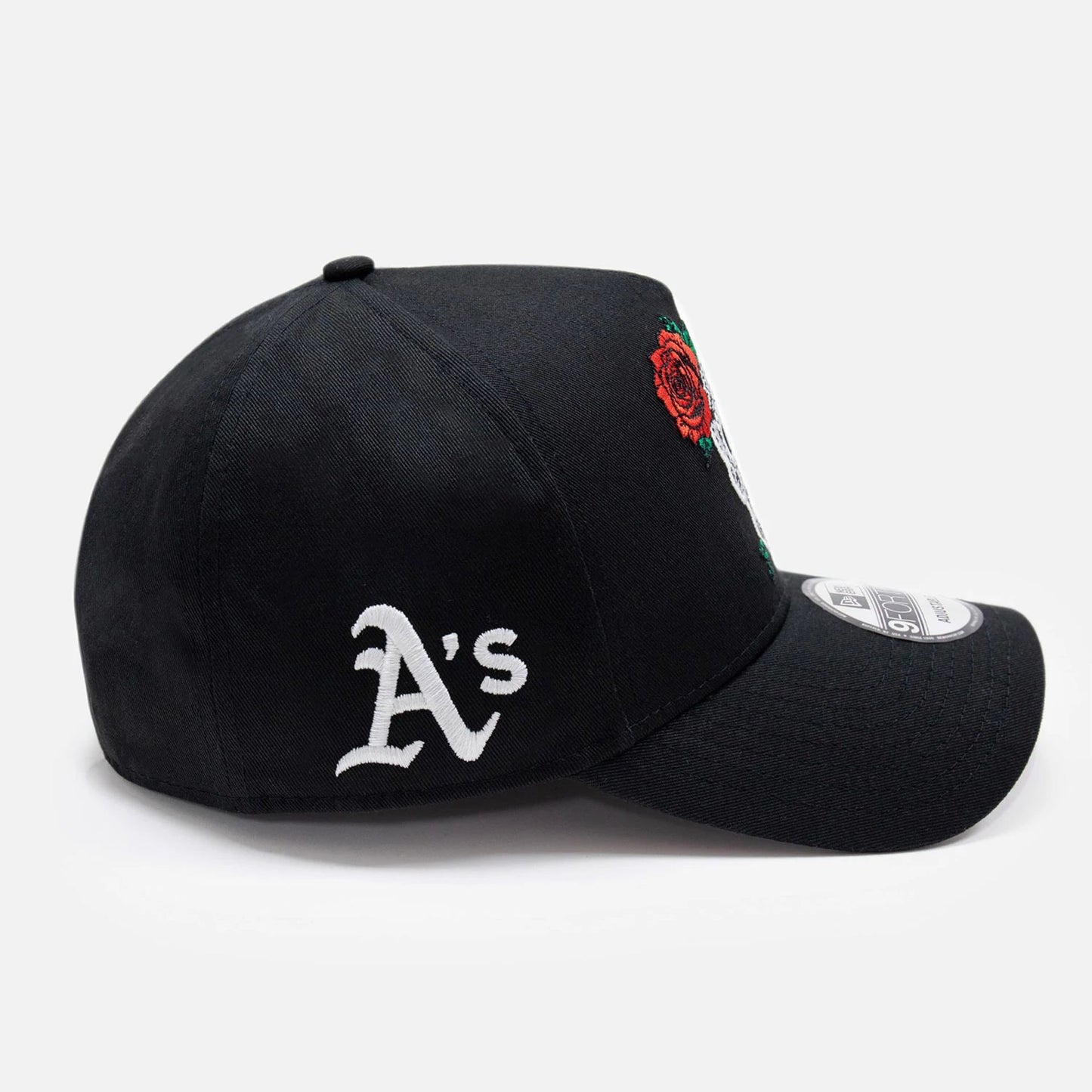 This is a Oakland Athletics Glow In The Dark Sugar Skull Black 9FORTY E-Frame Adjustable Cap 8